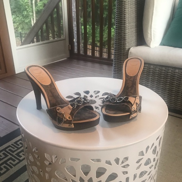 Christian Dior Slide in Healed Sandals - Picture 1 of 8